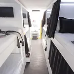 호스텔 14 *