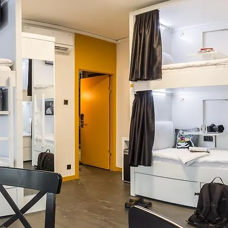 14 Hostel *