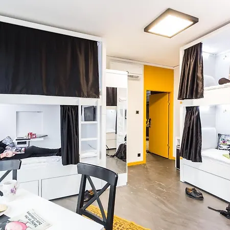 14 Hostel *