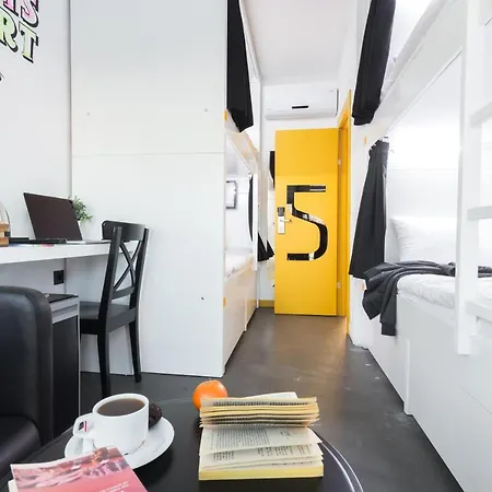 14 Hostel