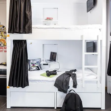 14 Hostel