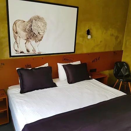 14 Hostel